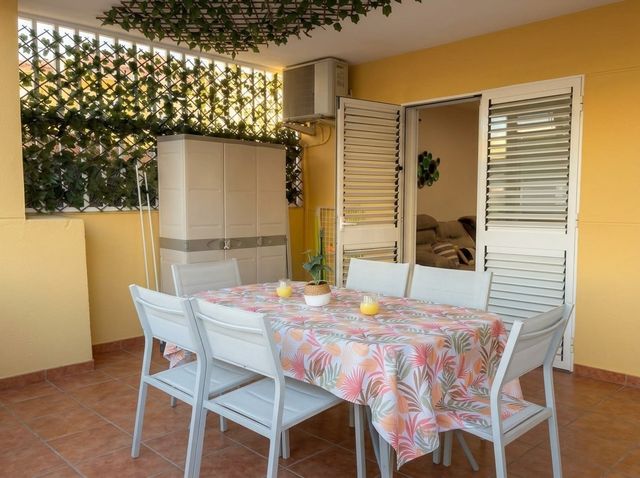 Zona de comedor en la terraza
